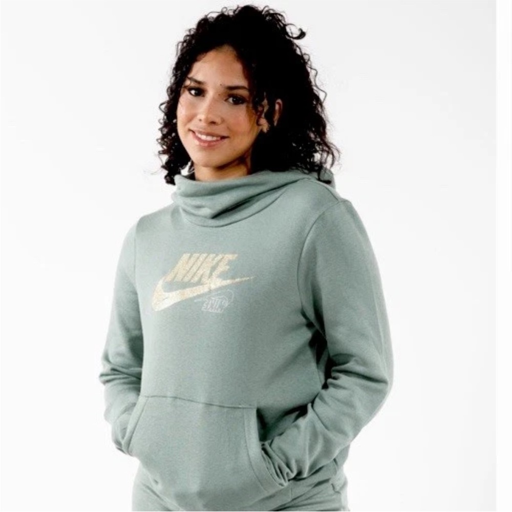 NEW Nike Club Fleece Glitter Funnel Sweatshirt Women’s Medium Green DO6195-357